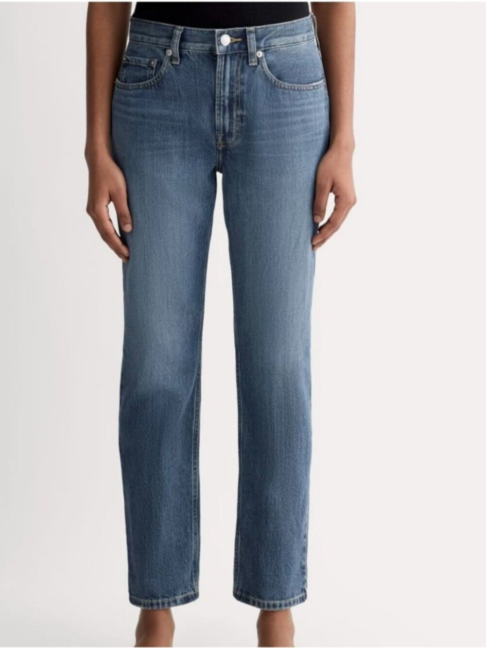EVERLANE | The Super-Soft Relaxed Jean in a medium blue wash sz 28R